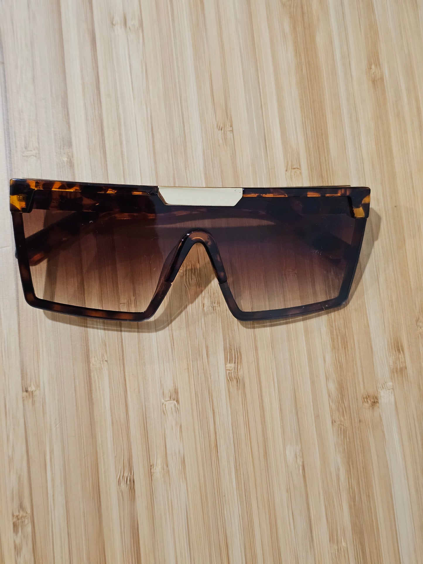 Polarised sunglasses